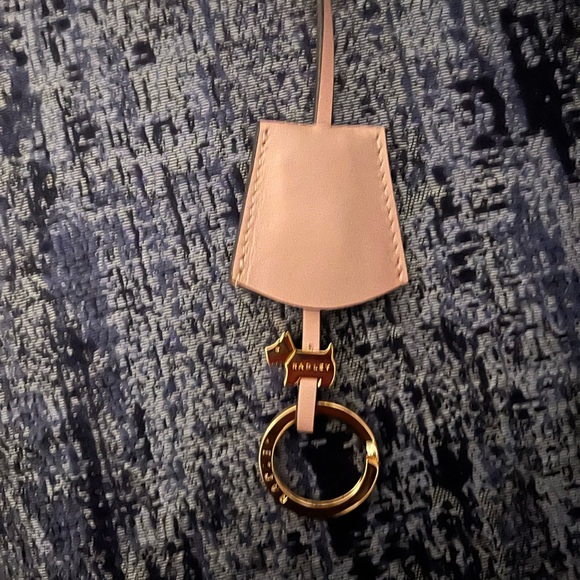 NWOT beautiful Radley bag in soft pebbled leather. - Picture 14 of 15